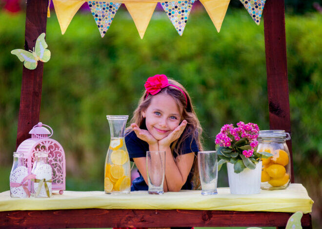 Teaching Kids About Earning Money: 1 Important Lesson from a Lemonade Stand Adventure